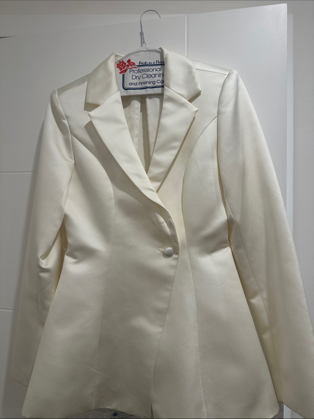 Meshki Women's Ivory Satin Single-Button Blazer